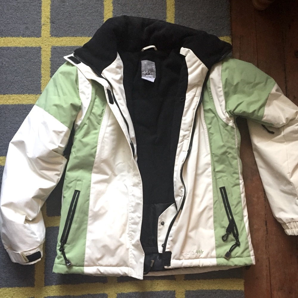 EUC Women’s Snow Sports Jacket